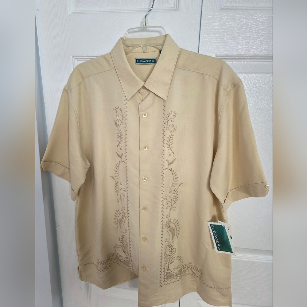 Cubavera Men's Cream Embroidered Short Sleeve Shirt. Guayabera. New with Tags